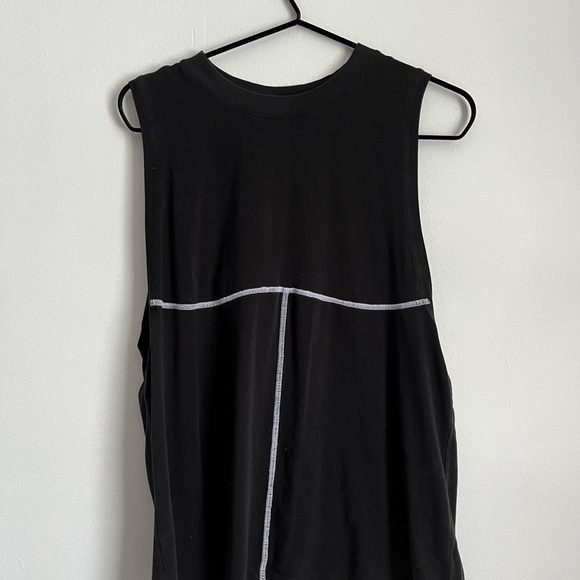 Lululemon Muscle Tank - Picture 2 of 2